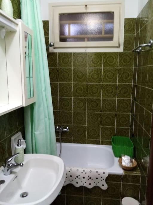 Apartamento Ampio Monolocale Con Terrazzo - A 2 Passi Dal Mare Latte Exterior foto